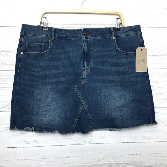 NEW Frye and Co. Women's Mini Denim Jean Skirt Frayed Hem size 18W - Picture 1 of 8